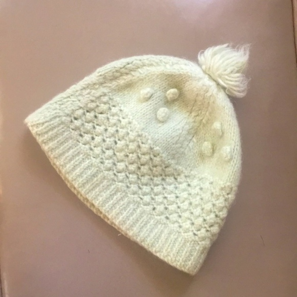 Cream color handwoven Irish wool hat with tassel